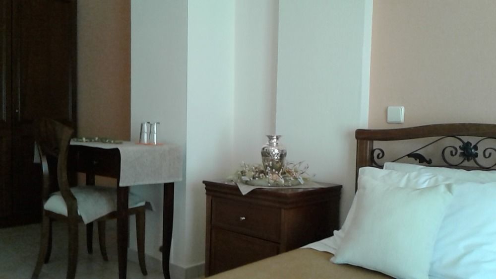 Hotel Archontiko Dimitra แวร์จินา ภายนอก รูปภาพ