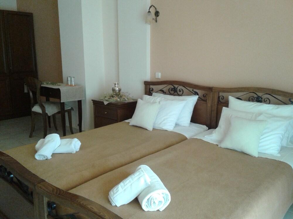 Hotel Archontiko Dimitra แวร์จินา ภายนอก รูปภาพ